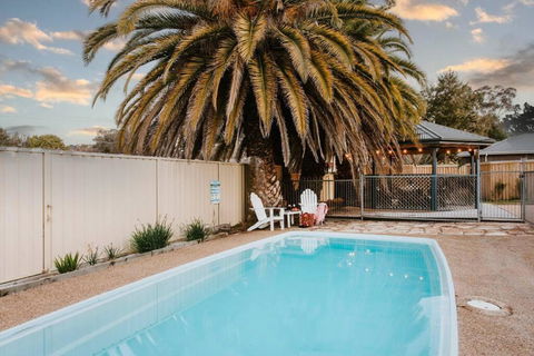 Yarranvale On Gladstone - A Gorgeous Country Abode - Holiday Adelaide 0