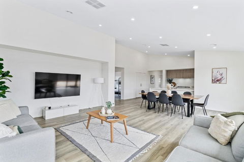Yarrawonga Getaway - Holiday Adelaide 1