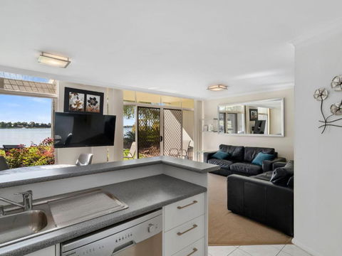 Yarrawonga Lakeside Apartment 25 - Holiday Adelaide 2