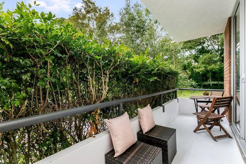 YNG03 - Cremorne - Young Street - Holiday Adelaide 1