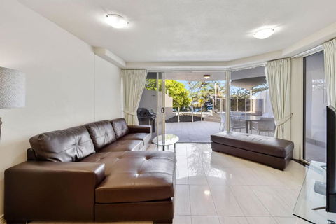 ZANZ205- Exclusive Outdoor Spa With Ocean Glimpses - Holiday Adelaide 0
