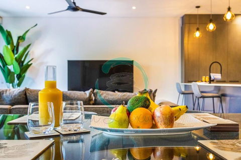 ZEN ARCTIC Luxury 2-Story T/House + Pool & Markets - Holiday Adelaide 3