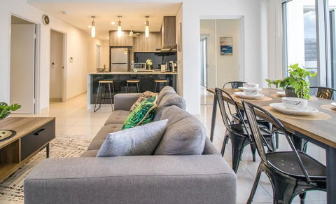 ZEN CENTRAL CBD - Affordable 3-Bdrm Apt In The Heart Of Darwin City - Holiday Adelaide 2