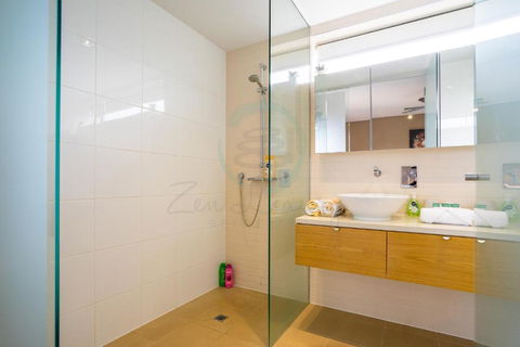 ZEN PARADISE - 2-BR Waterfront Ocean View Retreat - Holiday Adelaide 2