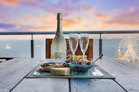 ZEN POINT PENTHOUSE 3-BR Executive W/front Retreat - Holiday Adelaide 0
