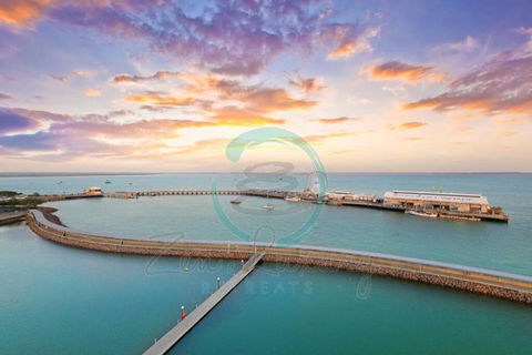 ZEN POINT PENTHOUSE 3-BR Executive W/front Retreat - Holiday Adelaide 1