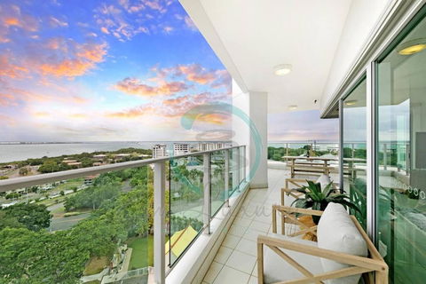 ZEN TOWERS: Cozy Executive 3-BR Family Apt In Darwin City - Holiday Adelaide 0