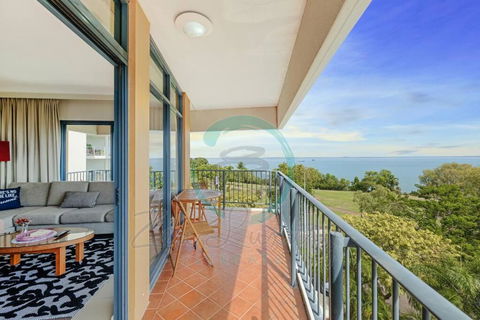 ZEN88 Esplanade: 3-BR Luxury Suite Near Waterfront - Holiday Adelaide 0