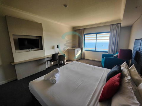 ZEN88 ESPLANADE: Hotel Suite W/ Ocean/Sunset Views - Holiday Adelaide 0