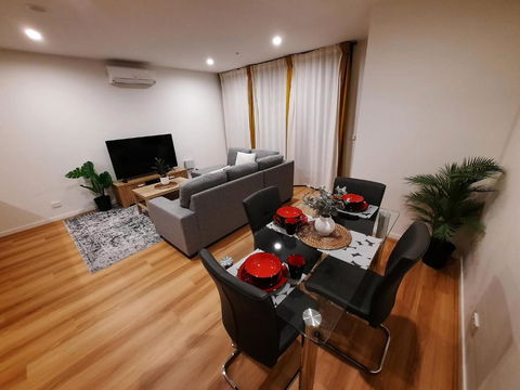 ZMITH Apartment - BROOKE, - Near AIS, GIO Stadium, UC, & Nth - Canberra Hospital - Holiday Adelaide 0