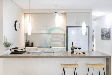 Zen On Stuart: 3-BR Penthouse Pad + Pool + BBQ - Holiday Adelaide 0