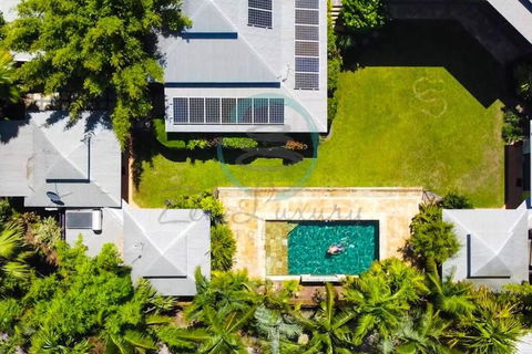 Zenhouse: 6-BR Balinese Tropical Oasis In Nightcliff Central - Holiday Adelaide 0