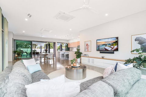 ZenLux Massive 5-BR Holiday Home - Pool - BBQ - Holiday Adelaide 2