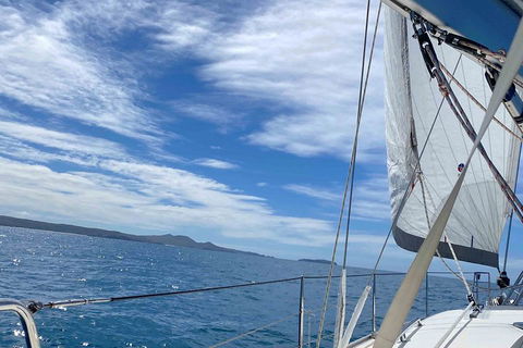 Sailing Curlew Escape On Moreton Bay - Holiday Adelaide 4