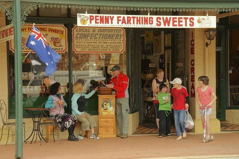 2-Day Wave Rock, York, Wildflowers & Aboriginal Experience - Holiday Adelaide 4