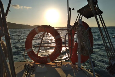 Townsville Small Group Early Morning Sailing Cruise Boat Tour Charter Hire - Holiday Adelaide 0