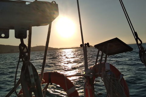 Townsville Private Hire Sunset Sail Sailing Cruise Boat Tour Charter Experience - Holiday Adelaide 4