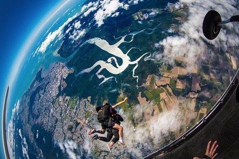 Reef And Rainforest Tandem Sky Dive In Cairns - Holiday Adelaide 5