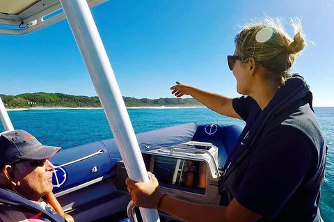 Julian Rocks Byron Bay Cruise - Holiday Adelaide 3