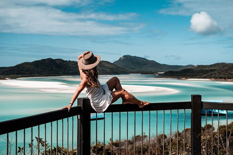 2 Night Whitsunday Islands Cruise On New Horizon From Airlie Beach - Holiday Adelaide 1