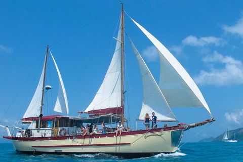 2-Day Whitsundays Sailing Adventure: Summertime - Holiday Adelaide 1