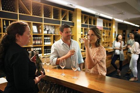 Yarra Valley Premium Tour Lunch And Sparkling Wine Tasting At Domaine Chandon - Holiday Adelaide 3