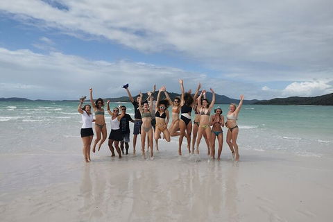 2-Night Whitsundays Sailing Cruise Incl. Whitehaven Beach & Great Barrier Reef - Holiday Adelaide 4